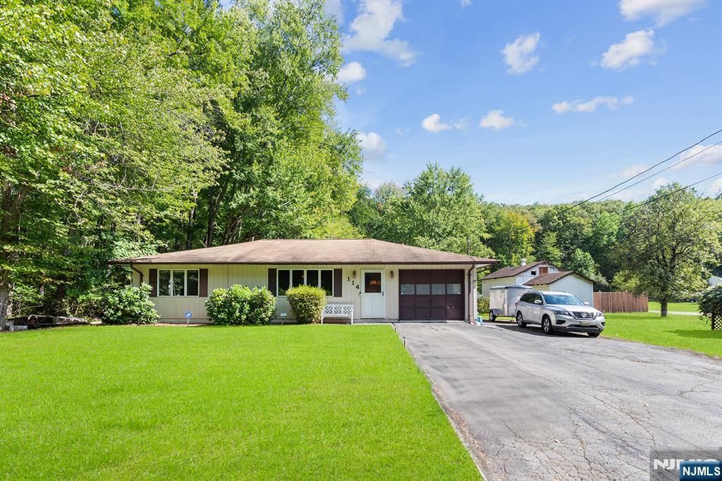 114 Van Dam Avenue, Bloomingdale, NJ 07403