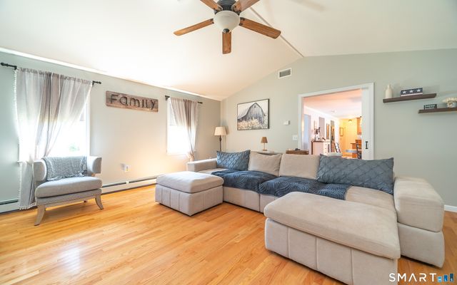 17 Coles Road, Middletown, CT 06457