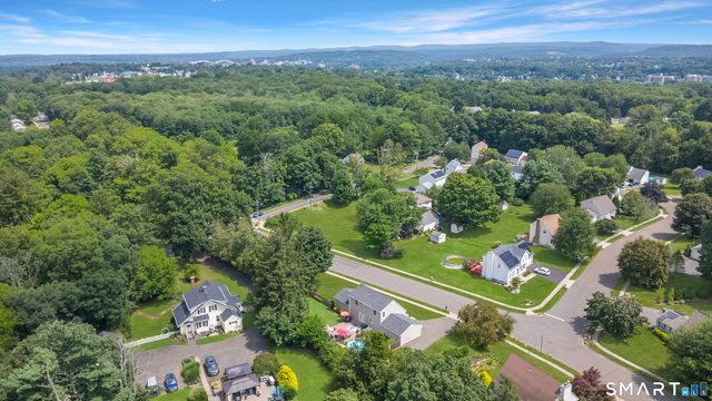 17 Coles Road, Middletown, CT 06457