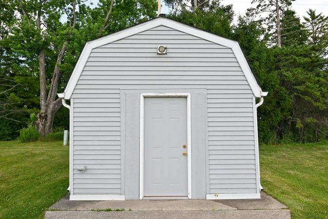 108 High Forest DRIVE, Cedarburg, WI 53012