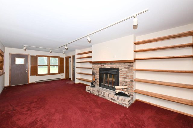 108 High Forest DRIVE, Cedarburg, WI 53012