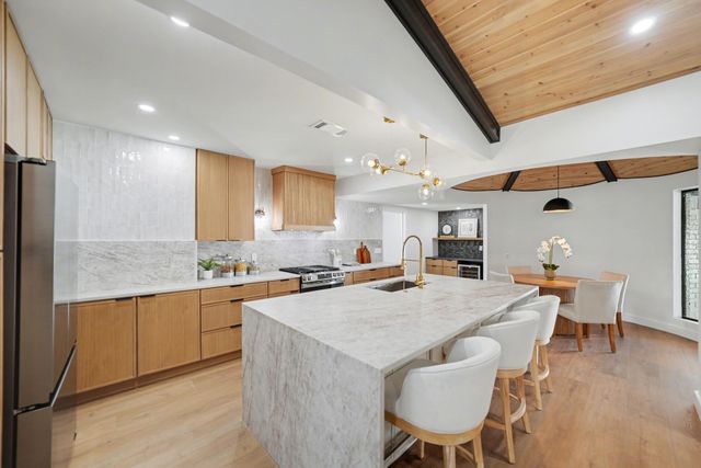 7115 Cosgrove Drive, Dallas, TX 75231