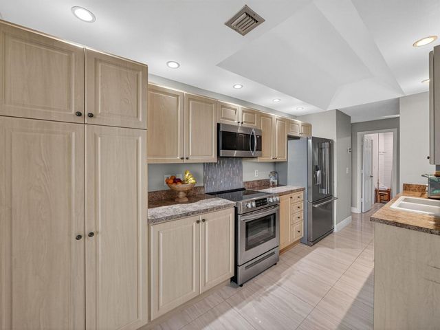 7472 La Paz Boulevard 109, Boca Raton, FL 33433