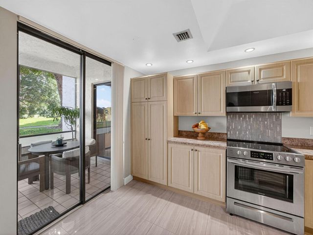 7472 La Paz Boulevard 109, Boca Raton, FL 33433