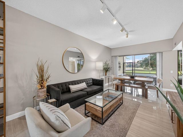 7472 La Paz Boulevard 109, Boca Raton, FL 33433