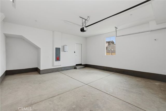 15874 Blue Copper Way, Fontana, CA 92336