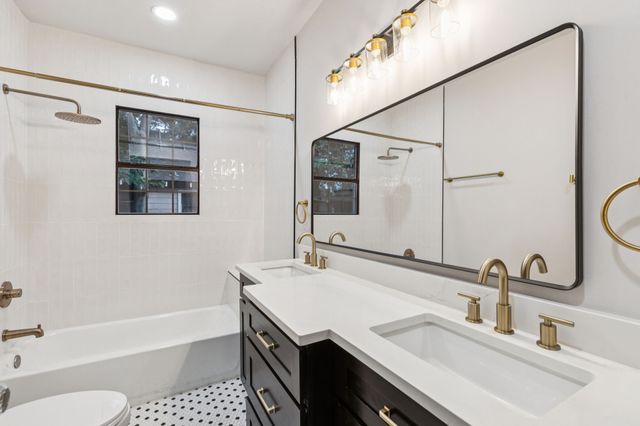 810 S Montclair Avenue, Dallas, TX 75208