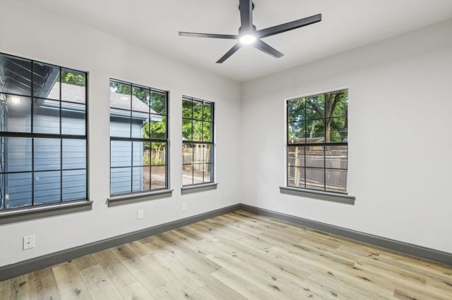 810 S Montclair Avenue, Dallas, TX 75208