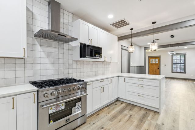 810 S Montclair Avenue, Dallas, TX 75208