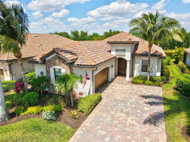 2930 Aviamar CIR, Naples, FL 34114