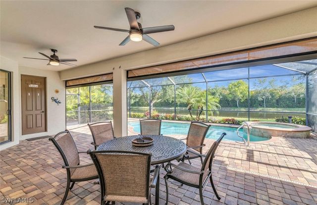 2930 Aviamar CIR, Naples, FL 34114