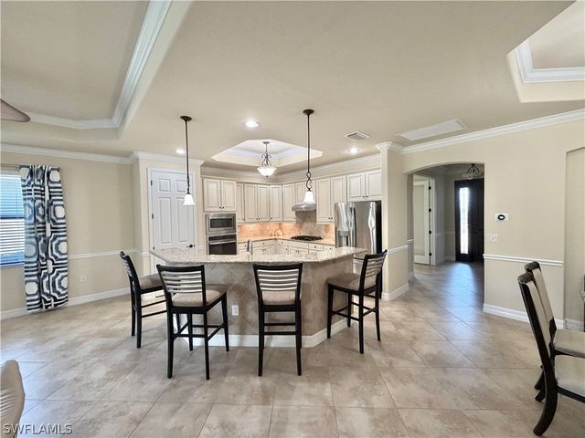 2930 Aviamar CIR, Naples, FL 34114