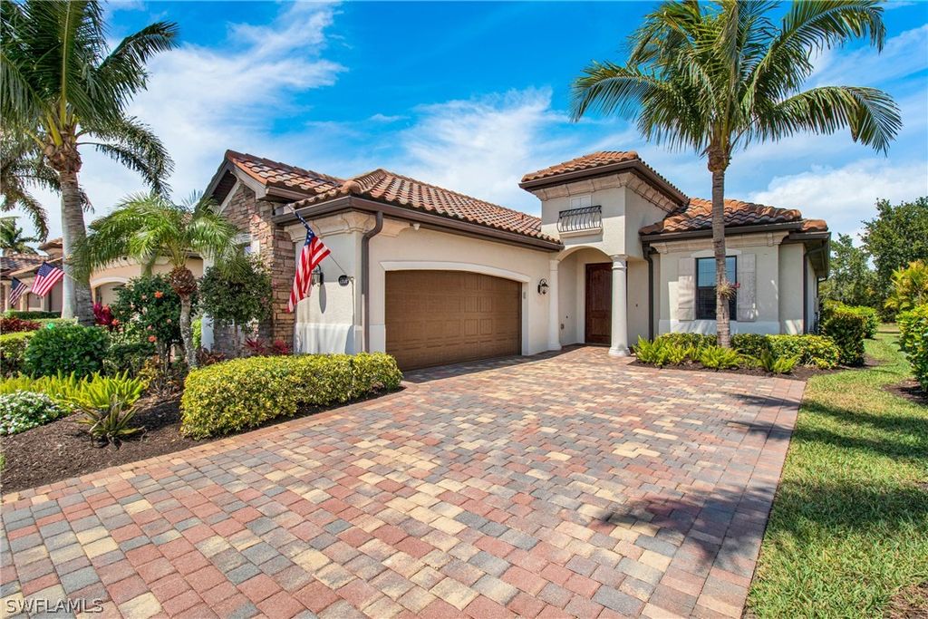 2930 Aviamar CIR, Naples, FL 34114