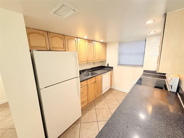 1950 N Congress Avenue 103, West Palm Beach, FL 33401