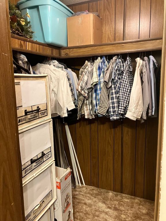 Image 11 of property listing at 9576 State Route 161 Extension, Iuka, IL 62849