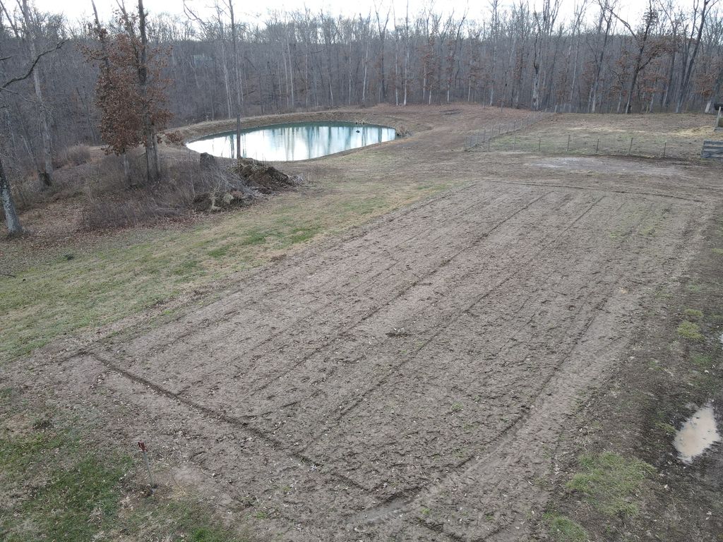 Image 40 of property listing at 9576 State Route 161 Extension, Iuka, IL 62849