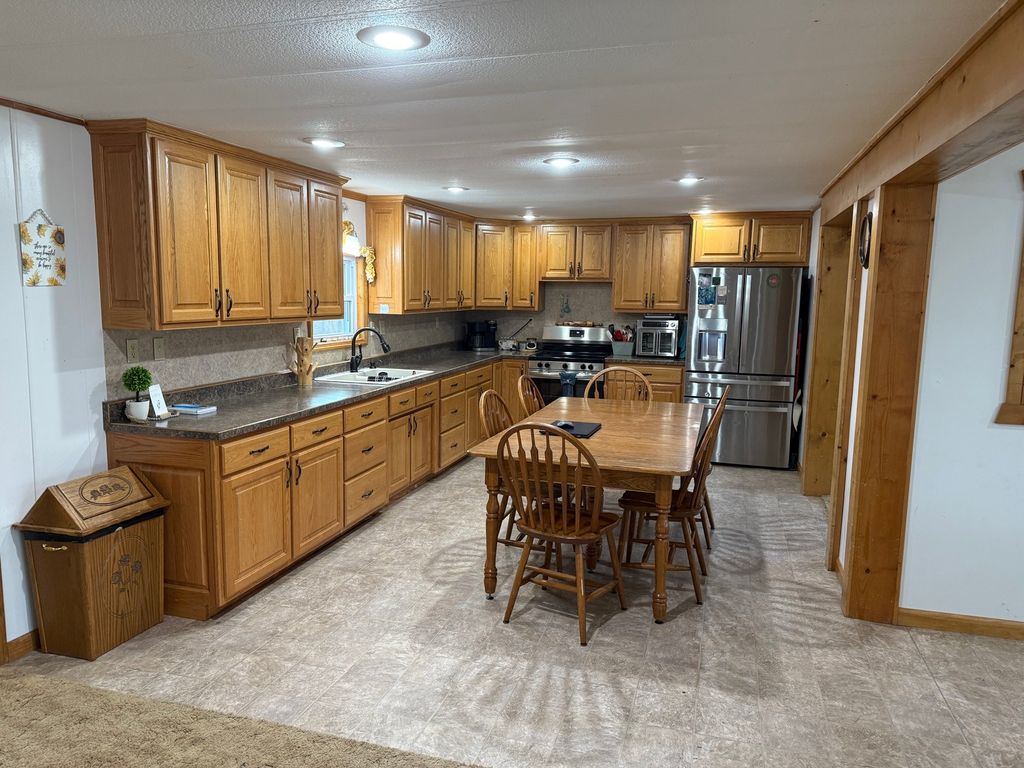 Image 50 of property listing at 9576 State Route 161 Extension, Iuka, IL 62849