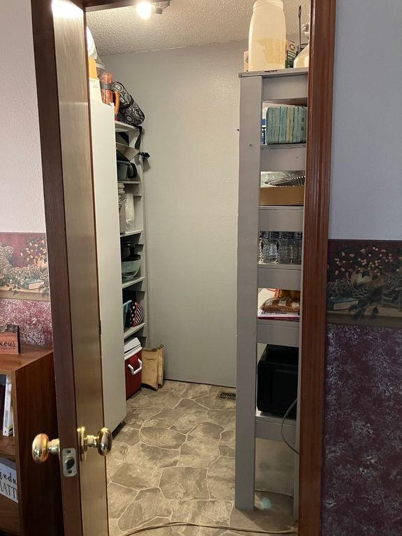 Image 6 of property listing at 9576 State Route 161 Extension, Iuka, IL 62849