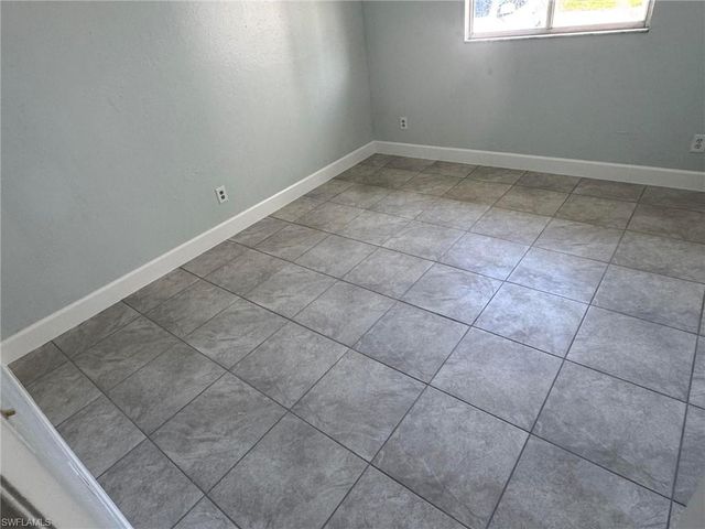 2027 Eloise CIR, North Fort Myers, FL 33917