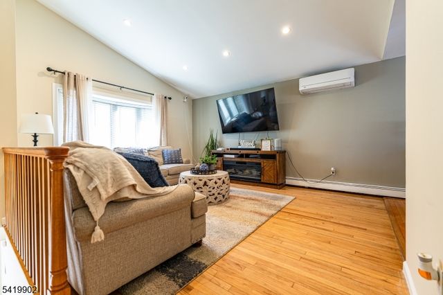 533 Atlas Rd, Roxbury Twp., NJ 07850