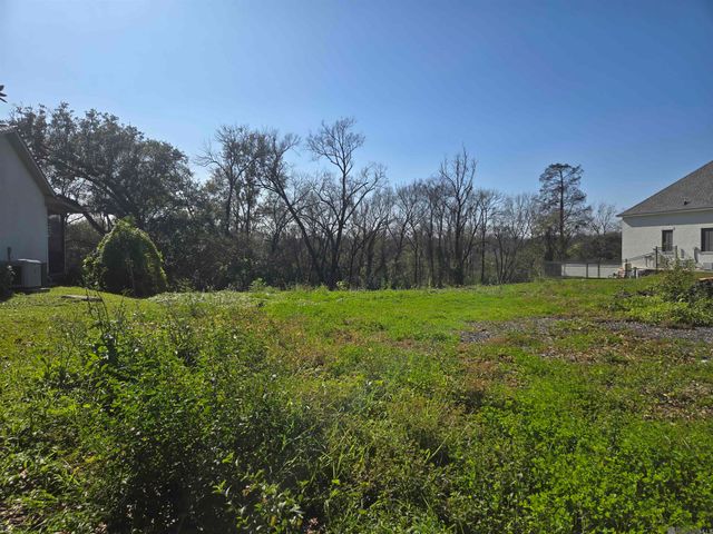 8008 Highland Rd, Baton Rouge, LA 70808