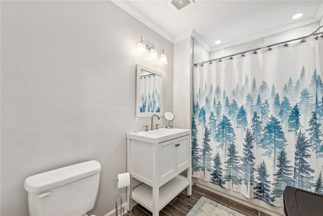 301 Lewis Ave, Jeannette, PA 15644