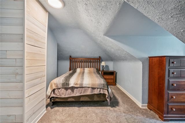 301 Lewis Ave, Jeannette, PA 15644