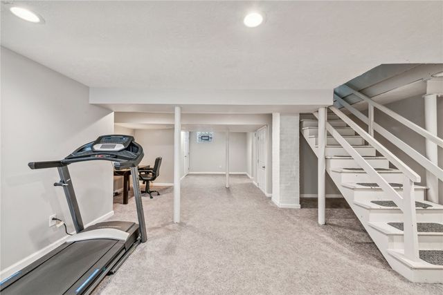 301 Lewis Ave, Jeannette, PA 15644