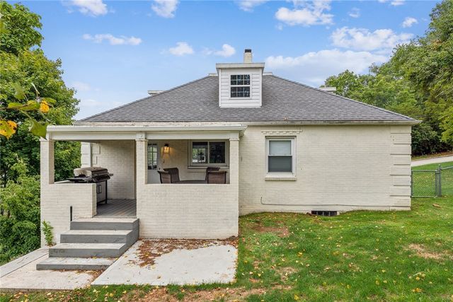 301 Lewis Ave, Jeannette, PA 15644