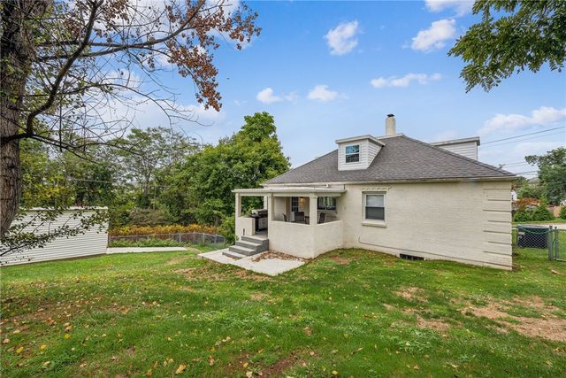 301 Lewis Ave, Jeannette, PA 15644