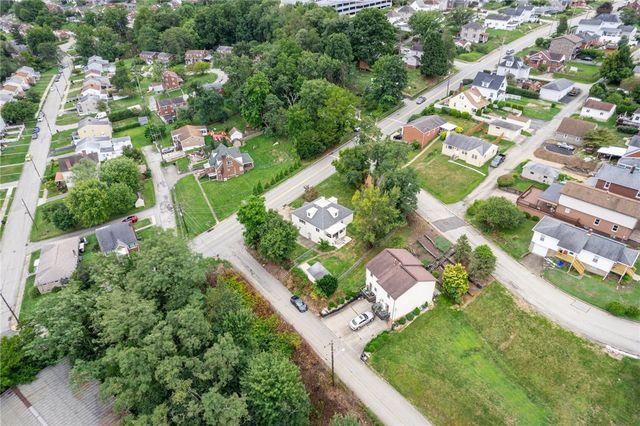 301 Lewis Ave, Jeannette, PA 15644