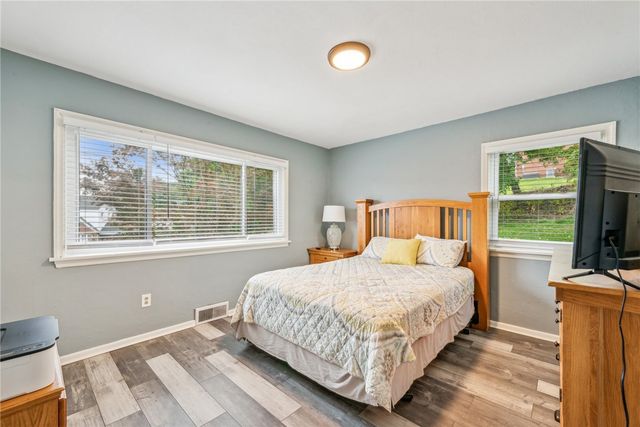 301 Lewis Ave, Jeannette, PA 15644