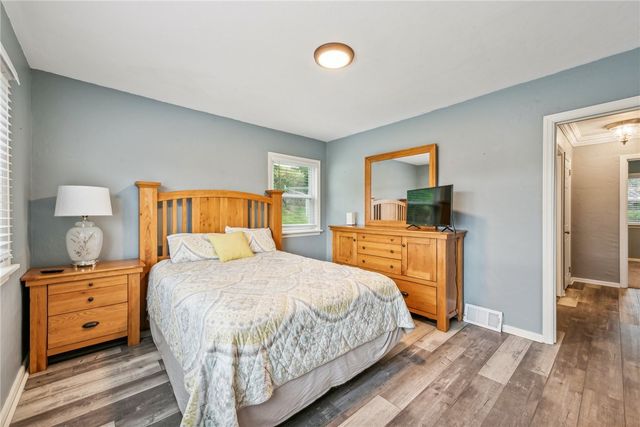 301 Lewis Ave, Jeannette, PA 15644