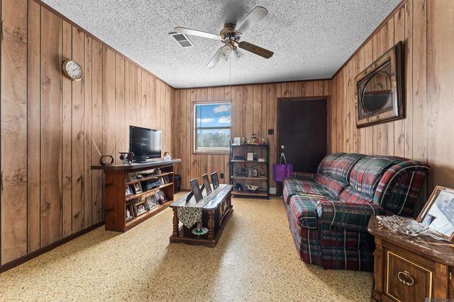 807 Lemon B Rd, Slaughter, LA 70730