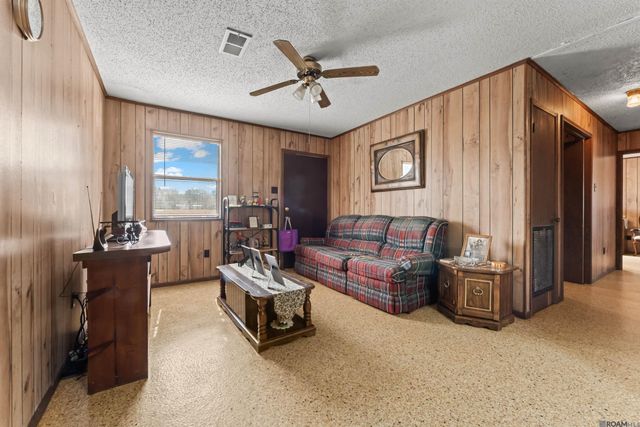 807 Lemon B Rd, Slaughter, LA 70730