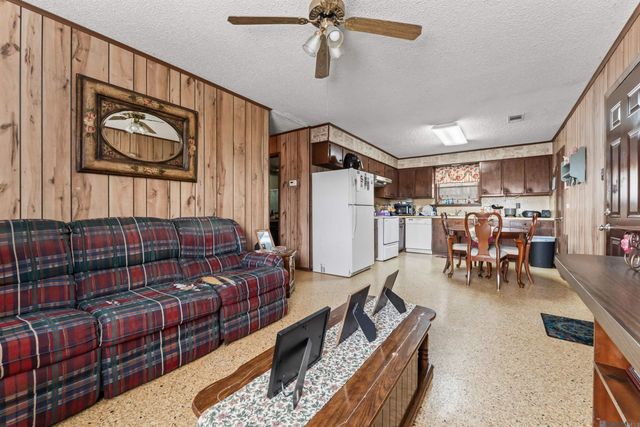 807 Lemon B Rd, Slaughter, LA 70730