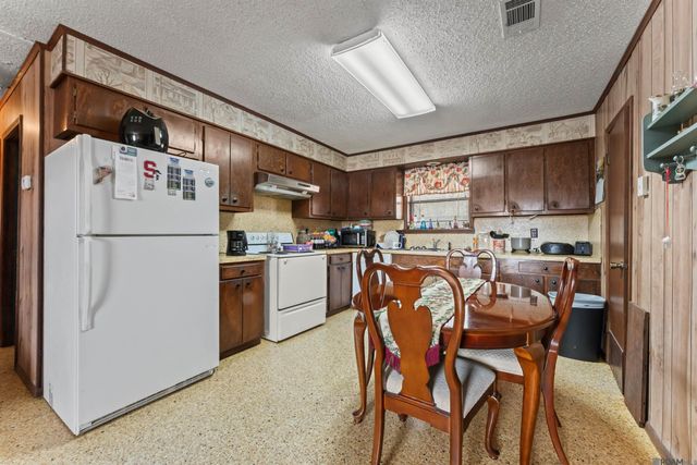 807 Lemon B Rd, Slaughter, LA 70730