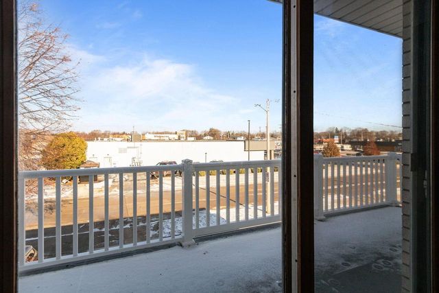 701 E LONGVIEW DRIVE, Appleton, WI 54911