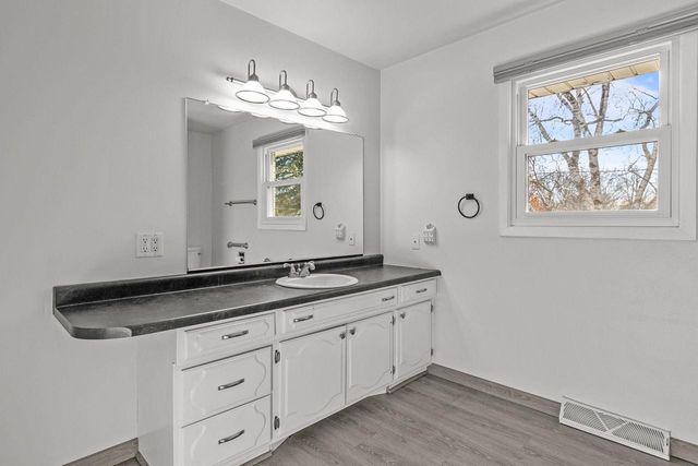 701 E LONGVIEW DRIVE, Appleton, WI 54911