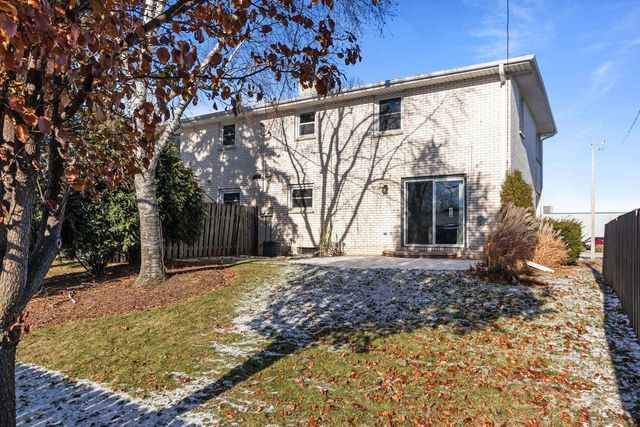 701 E LONGVIEW DRIVE, Appleton, WI 54911