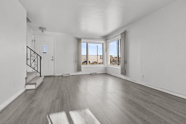 701 E LONGVIEW DRIVE, Appleton, WI 54911