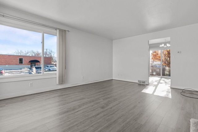 701 E LONGVIEW DRIVE, Appleton, WI 54911