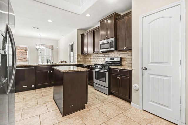 2930 Canadian Goose Lane, Baytown, TX 77521