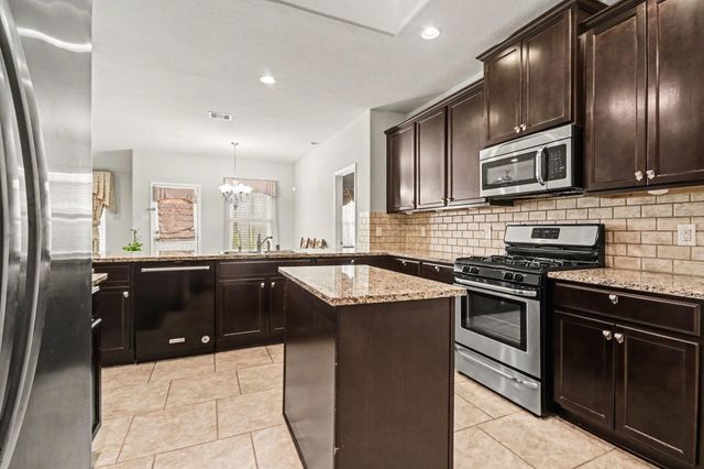 2930 Canadian Goose Lane, Baytown, TX 77521