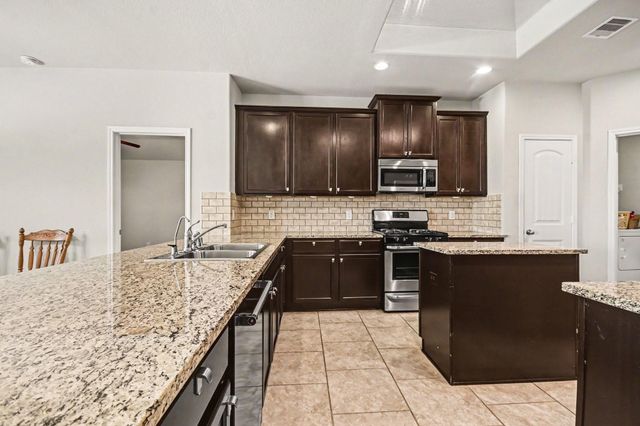 2930 Canadian Goose Lane, Baytown, TX 77521