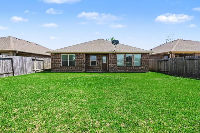 2930 Canadian Goose Lane, Baytown, TX 77521