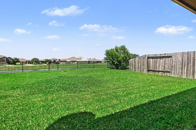 2930 Canadian Goose Lane, Baytown, TX 77521