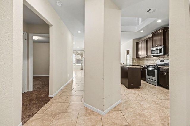 2930 Canadian Goose Lane, Baytown, TX 77521