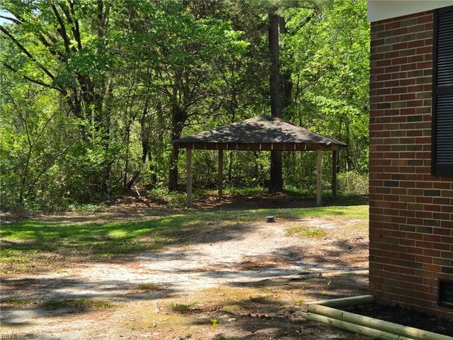 5901 Chuckatuck LN, Suffolk, VA 23432