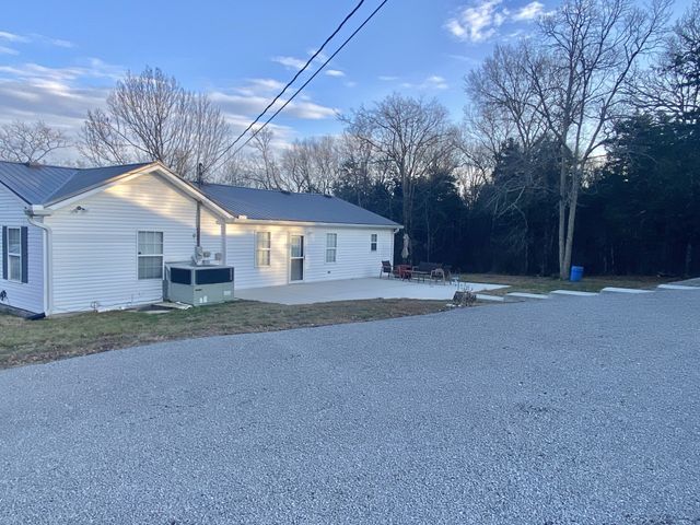 323 Buzzard Roost Rd, Chapel Hill, TN 37034